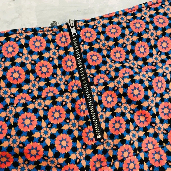 VOLCOM Patterned Mini Skirt - Picture 6 of 7